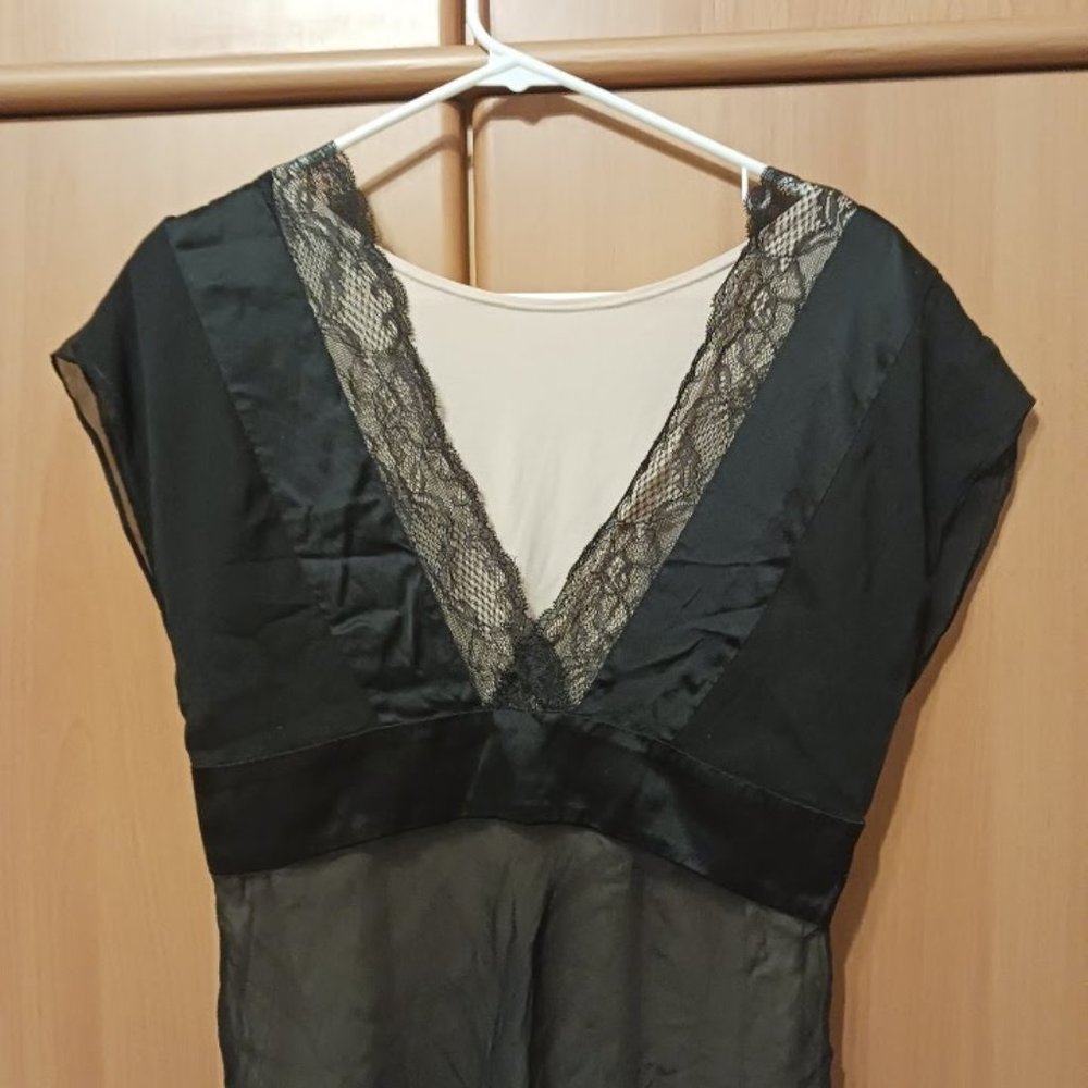 Diane von Furstenberg Black Silk V-neck sheer lace embellished blouse Sz 10 used - Picture 5 of 8